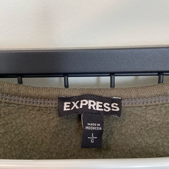 NWOT | Express‎ women’s olive green crewneck — large - Picture 3 of 5
